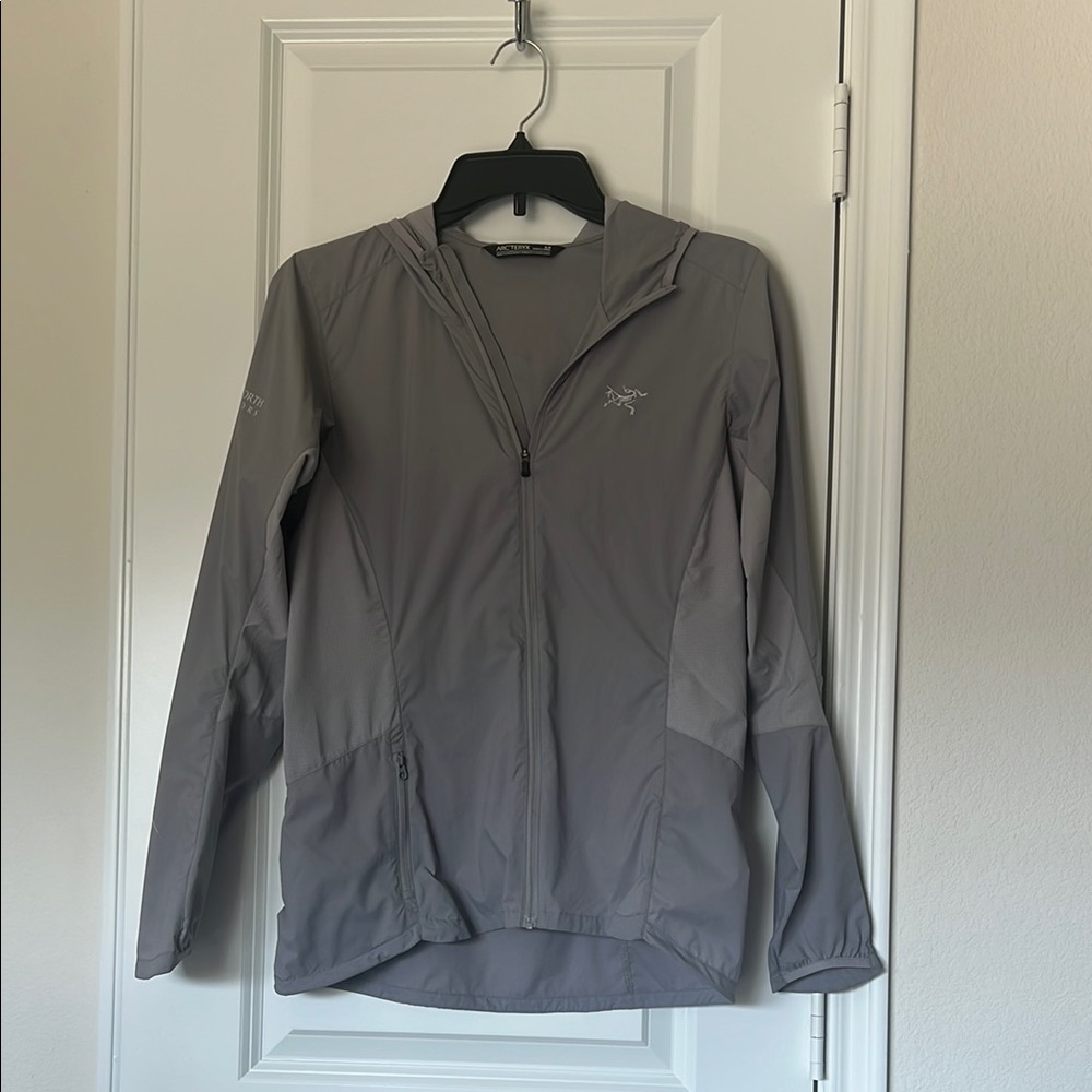 Arc'teryx Women's Light Gray Jacket